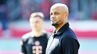 Bayern lập kỷ lục ghi bàn mới