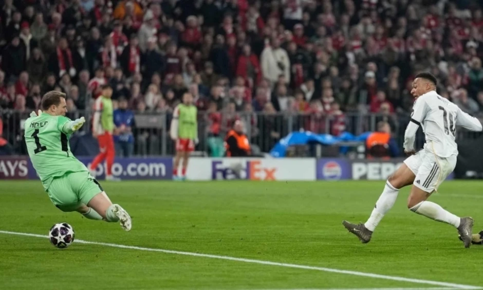Bayern loại Real, vào bán kết Champions League Bayern loại Real, vào bán kết Champions League
