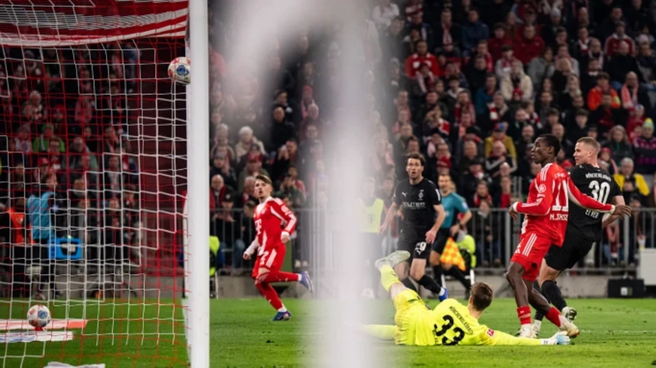 Bayern tạo khoảng cách 14 điểm ở Bundesliga Bayern tạo khoảng cách 14 điểm ở Bundesliga