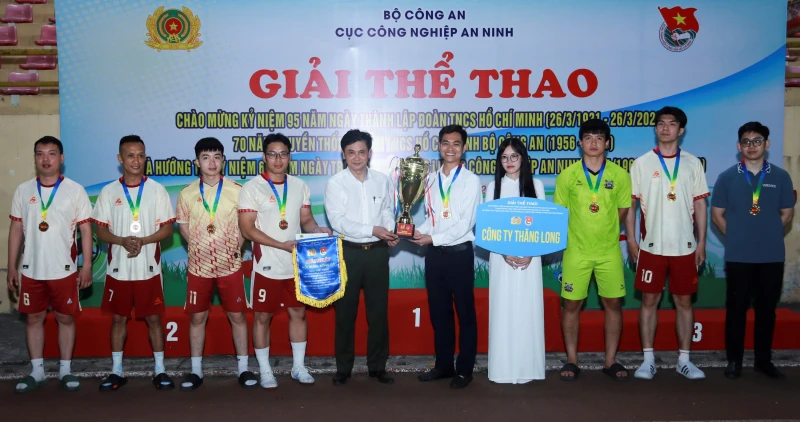 Bế mạc Giải thể thao Cục Công nghiệp an ninh Bế mạc Giải thể thao Cục Công nghiệp an ninh