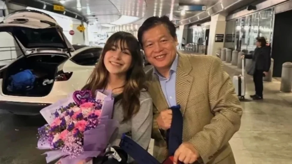 Bố Alysa Liu: 'Quãng nghỉ hai năm tốt cho sức khỏe tinh thần con tôi' Bố Alysa Liu: 'Quãng nghỉ hai năm tốt cho sức khỏe tinh thần con tôi'