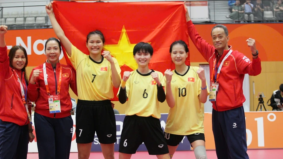 Bộ trưởng Văn hóa, Thể thao và Du lịch chúc mừng, tuyên dương đội tuyển cầu mây nữ