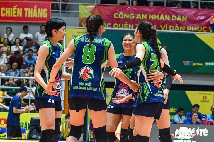 Bóng chuyền nữ: Binh chủng Thông tin thua trận thứ 3 Bóng chuyền nữ: Binh chủng Thông tin thua trận thứ 3