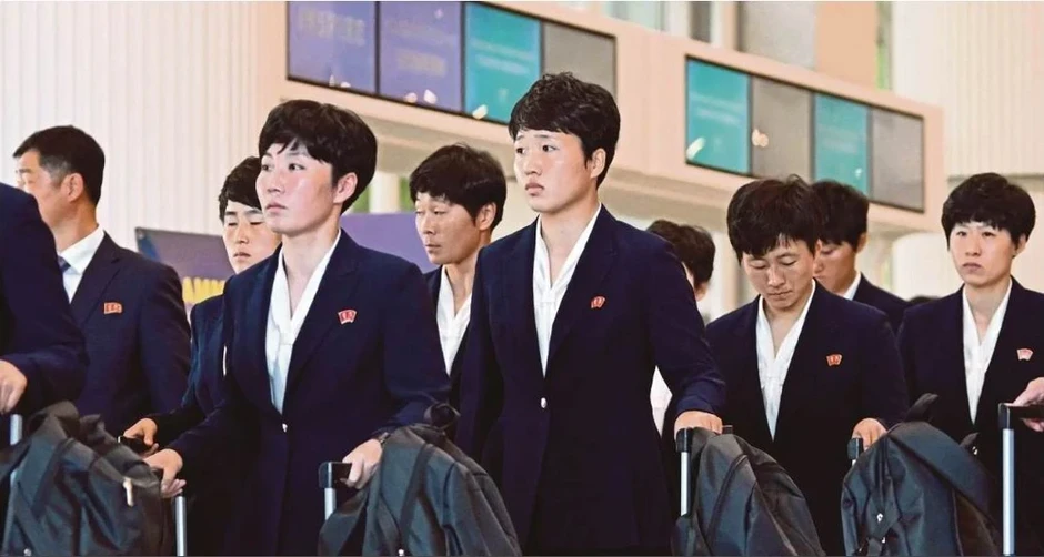 Bóng đá, ngoại giao và những câu chuyện kỳ thú Bóng đá, ngoại giao và những câu chuyện kỳ thú