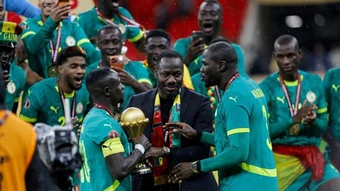 Các cầu thủ Senegal phản ứng sau khi bị tước danh hiệu châu Phi