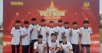 Cao Bằng: Huy động đông đảo lực lượng tham gia chương trình đi bộ "Cùng Việt Nam tiến bước"