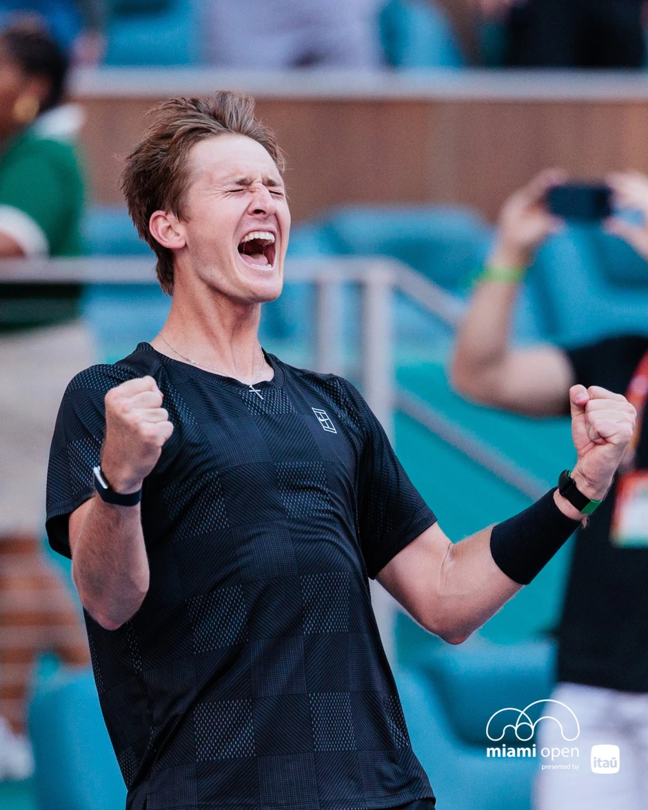 Carlos Alcaraz thua sốc ở vòng 3 Miami Open 2026 Carlos Alcaraz thua sốc ở vòng 3 Miami Open 2026