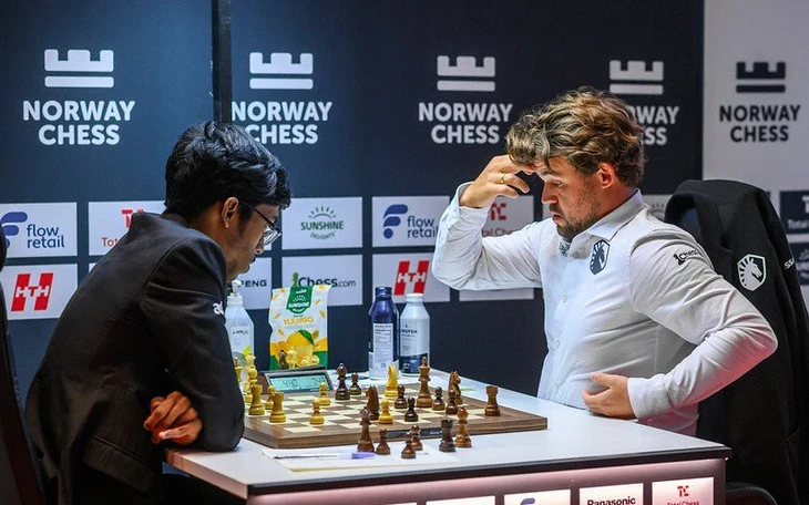 Carlsen đánh bại 'Vua cờ' Gukesh tại Giải cờ vua Na Uy Carlsen đánh bại 'Vua cờ' Gukesh tại Giải cờ vua Na Uy