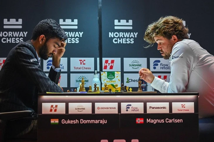 Carlsen đánh bại 'Vua cờ' Gukesh tại Giải cờ vua Na Uy Carlsen đánh bại 'Vua cờ' Gukesh tại Giải cờ vua Na Uy