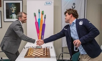 Carlsen thắng Đại kiện tướng đầu tiên ở cờ chuẩn sau gần một năm