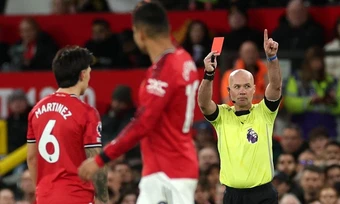 Carragher: 'Thẻ đỏ của Man Utd quá nặng' - Báo TinVina