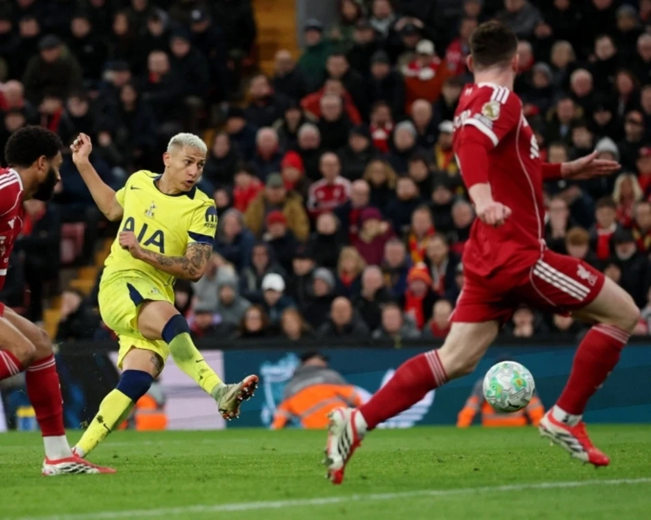Carragher: 'Tottenham cứ như ông lớn vì Liverpool quá dở' - Báo TinVina Carragher: 'Tottenham cứ như ông lớn vì Liverpool quá dở' - Báo TinVina