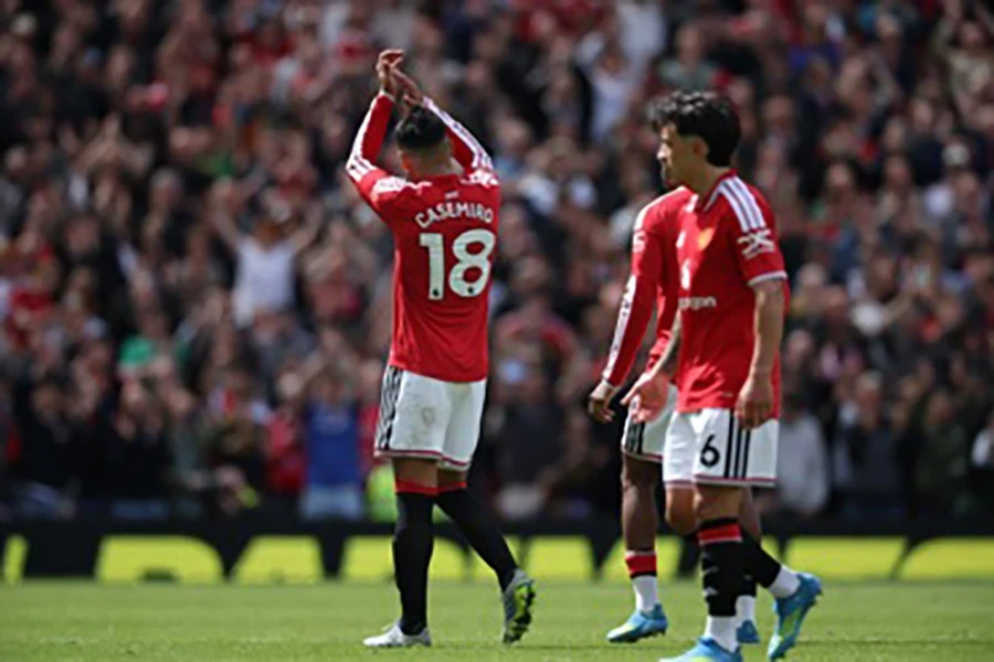 Carrick đau đầu, Maguire vẫn có thể rời MU
