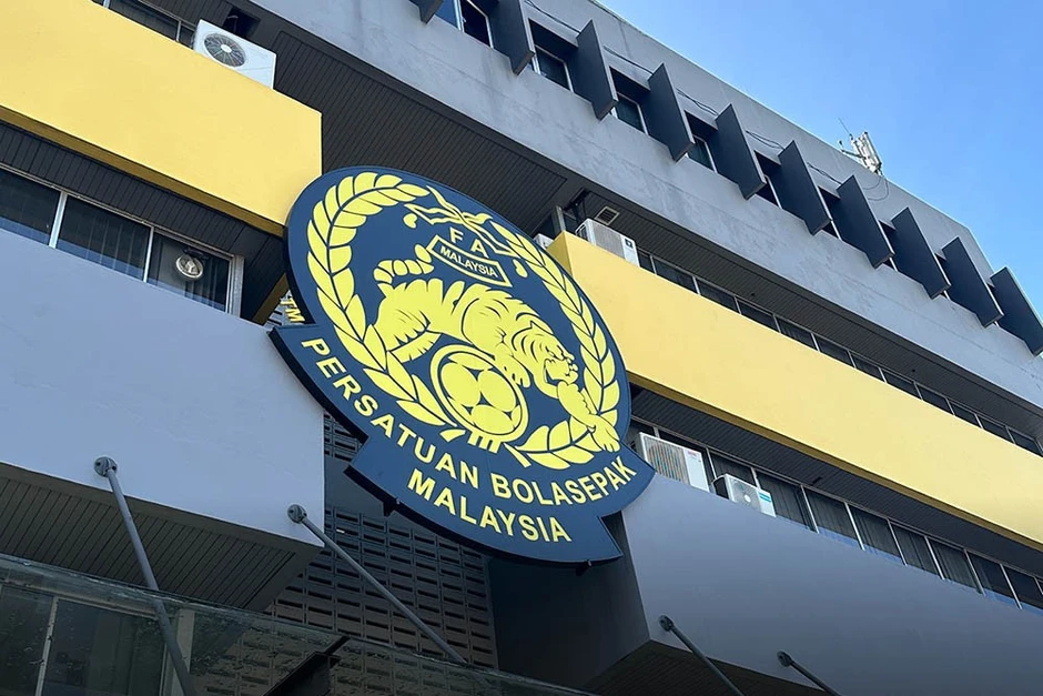 CĐV Malaysia bức xúc khi đội nhà bị xử thua Việt Nam, đòi phá bỏ FAM, xây dựng lại CĐV Malaysia bức xúc khi đội nhà bị xử thua Việt Nam, đòi phá bỏ FAM, xây dựng lại