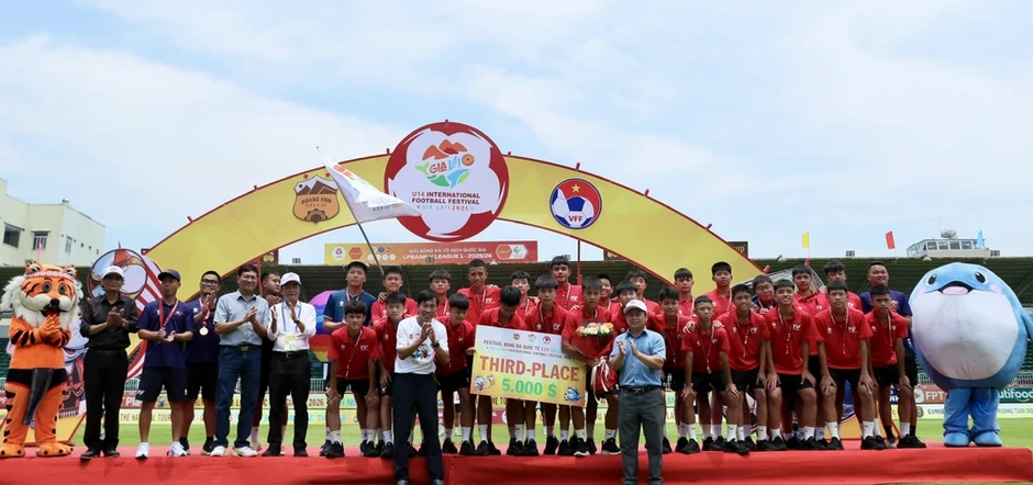 Chân dung nhà vô địch đầu tiên Festival bóng đá quốc tế Chân dung nhà vô địch đầu tiên Festival bóng đá quốc tế