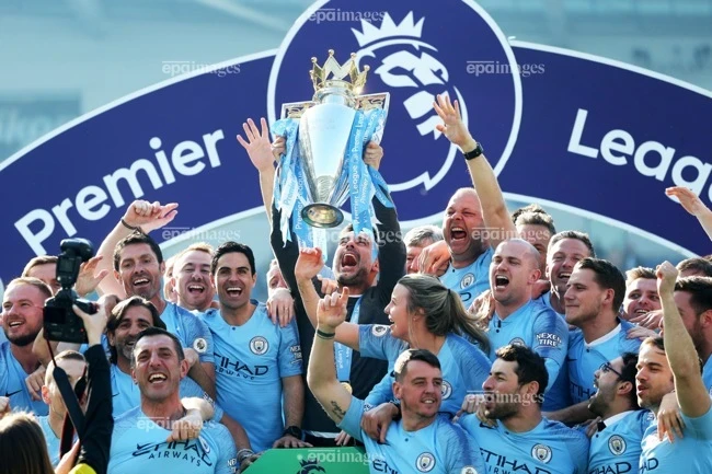 Chỉ có Man United, Arsenal và Man City tranh ngôi vô địch Ngoại hạng Anh Chỉ có Man United, Arsenal và Man City tranh ngôi vô địch Ngoại hạng Anh