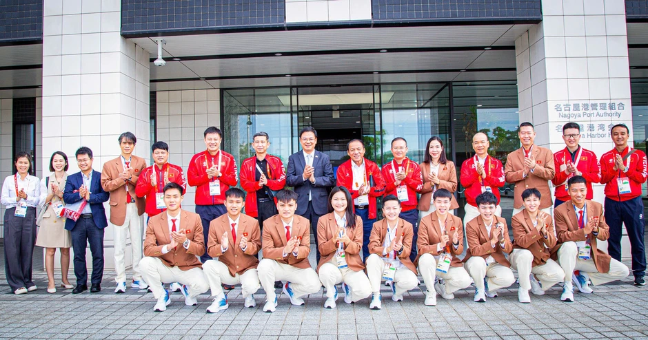 Chủ tịch Ủy ban Olympic Việt Nam động viên Đoàn Thể thao Việt Nam trước giờ khai mạc Asiad 20