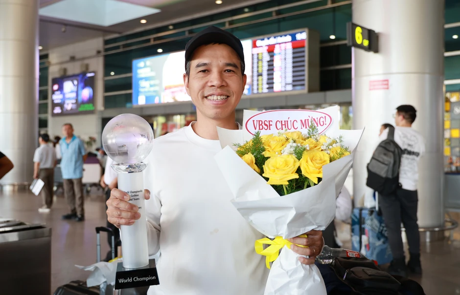 Cơ thủ Quyết Chiến: 'Chúng tôi hy sinh Tết để vô địch thế giới' Cơ thủ Quyết Chiến: 'Chúng tôi hy sinh Tết để vô địch thế giới'