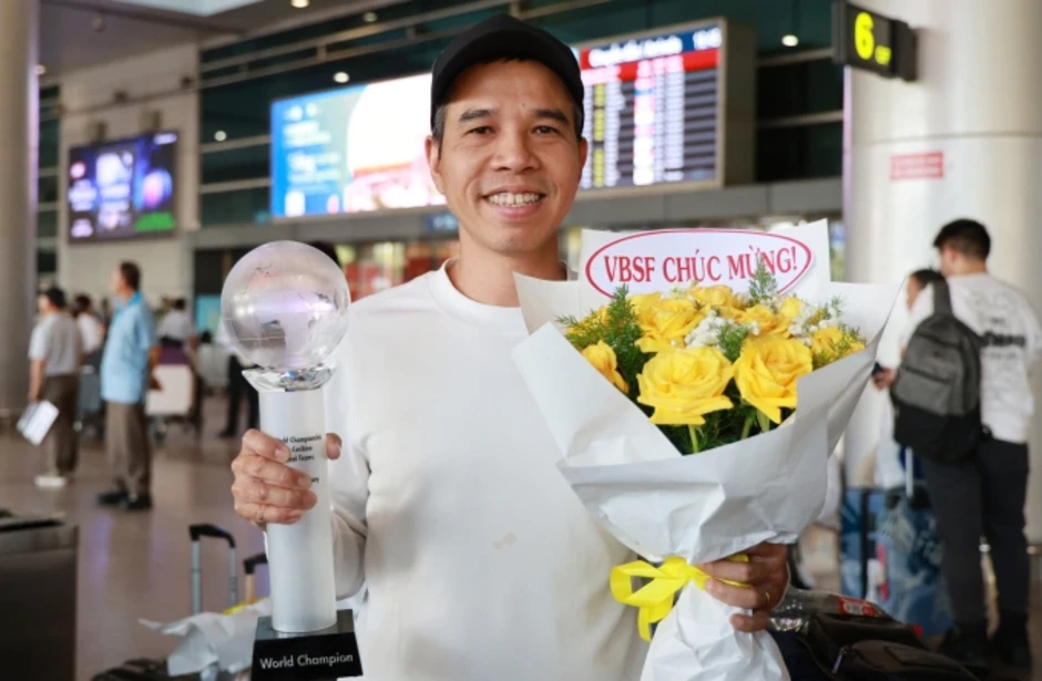 Cơ thủ Quyết Chiến: 'Chúng tôi hy sinh Tết để vô địch thế giới' Cơ thủ Quyết Chiến: 'Chúng tôi hy sinh Tết để vô địch thế giới'