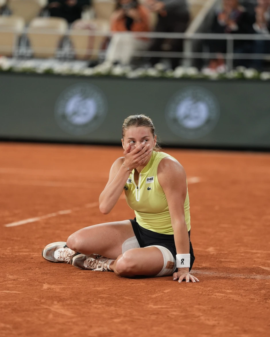 Cổ tích Roland Garros: Tay vợt hạng 114 thế giới vào chung kết Grand Slam Cổ tích Roland Garros: Tay vợt hạng 114 thế giới vào chung kết Grand Slam