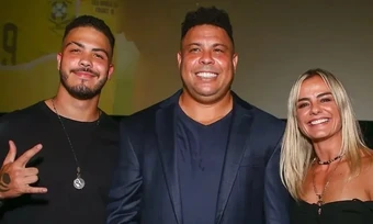 Con trai Ronaldo 'béo' bỏ bóng đá, theo nghề DJ