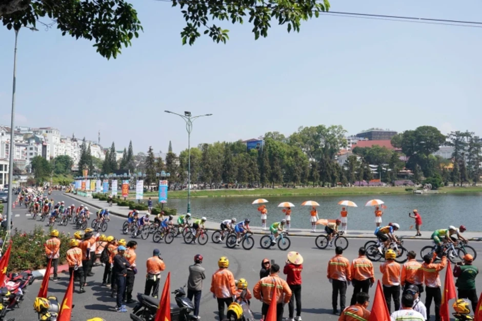 Cua-rơ Nga lần thứ hai chiến thắng chặng ở giải xuyên Việt Cua-rơ Nga lần thứ hai chiến thắng chặng ở giải xuyên Việt