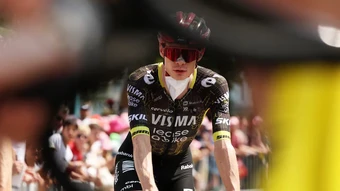 Cuộc kiểm tra doping lúc rạng sáng gây tranh cãi ở Tour de France