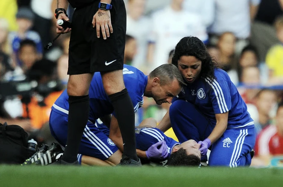 Cựu bác sĩ Chelsea chỉ trích Mourinho 11 năm sau vụ tranh cãi - Báo TinVina Cựu bác sĩ Chelsea chỉ trích Mourinho 11 năm sau vụ tranh cãi - Báo TinVina