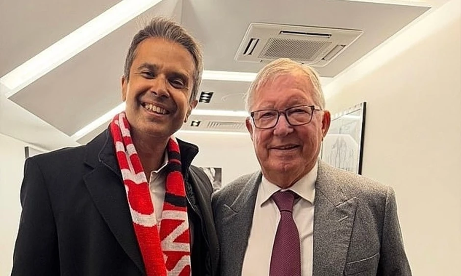 Cựu HLV Alex Ferguson nhập viện
