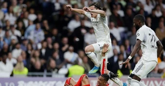 Cựu ngôi sao của MU bị tát trong buổi tập của Real Madrid