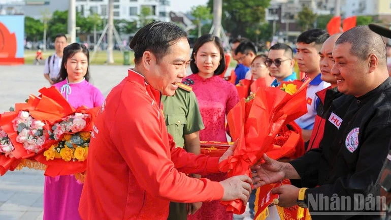 Đà Nẵng: Hơn 38 nghìn người lan tỏa khí thế rèn luyện thân thể tại Ngày chạy Olympic 2026 Đà Nẵng: Hơn 38 nghìn người lan tỏa khí thế rèn luyện thân thể tại Ngày chạy Olympic 2026