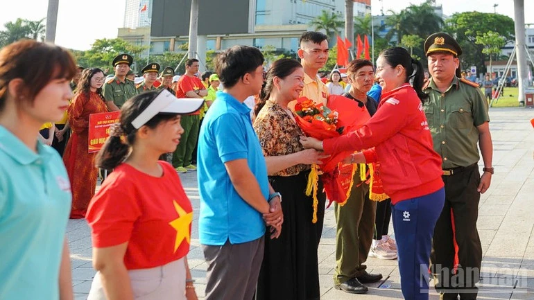 Đà Nẵng: Hơn 38 nghìn người lan tỏa khí thế rèn luyện thân thể tại Ngày chạy Olympic 2026 Đà Nẵng: Hơn 38 nghìn người lan tỏa khí thế rèn luyện thân thể tại Ngày chạy Olympic 2026