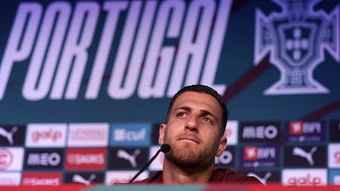 Dalot: 'Áp lực càng lớn, Ronaldo càng nguy hiểm' - Báo TinVina