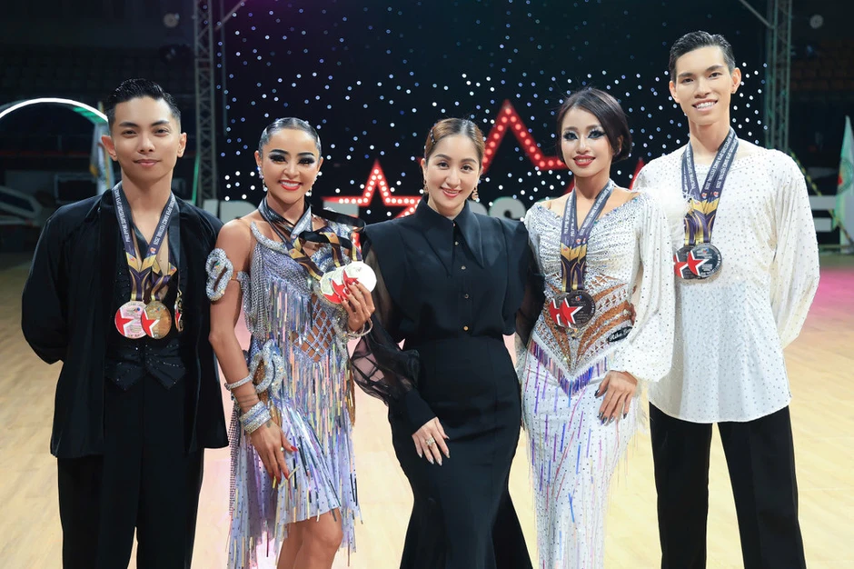 DanceSport Việt Nam khởi đầu ấn tượng tại Giải vô địch Đông Nam Á 2026 DanceSport Việt Nam khởi đầu ấn tượng tại Giải vô địch Đông Nam Á 2026