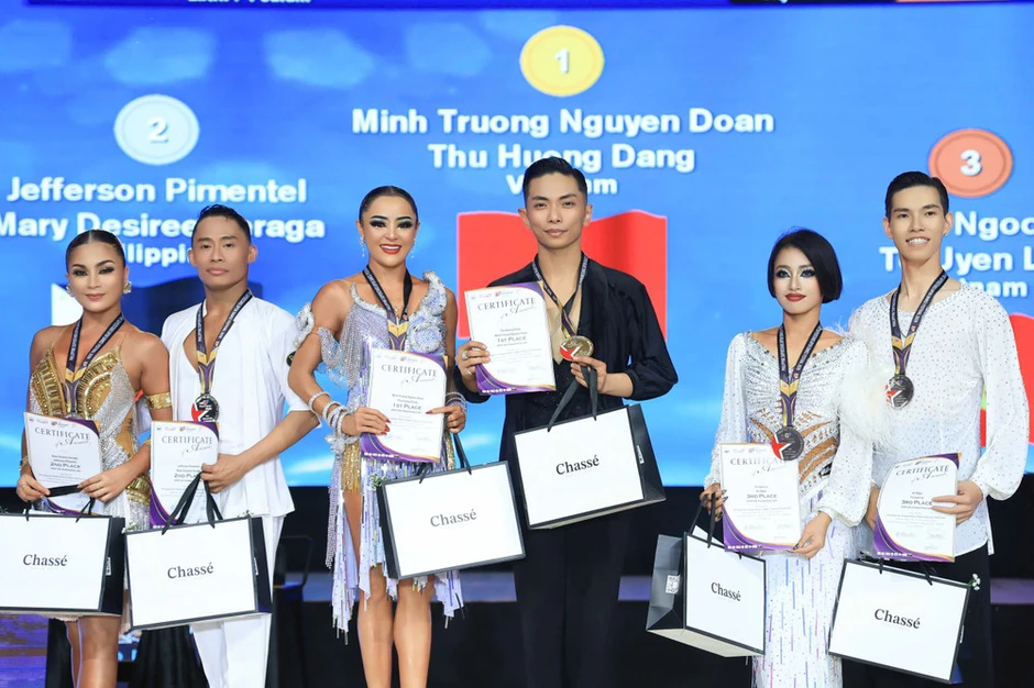 DanceSport Việt Nam khởi đầu ấn tượng tại Giải vô địch Đông Nam Á 2026 DanceSport Việt Nam khởi đầu ấn tượng tại Giải vô địch Đông Nam Á 2026