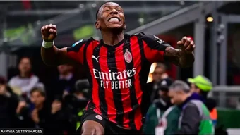 Đánh bại Inter Milan, AC Milan sống lại hy vọng đua vô địch