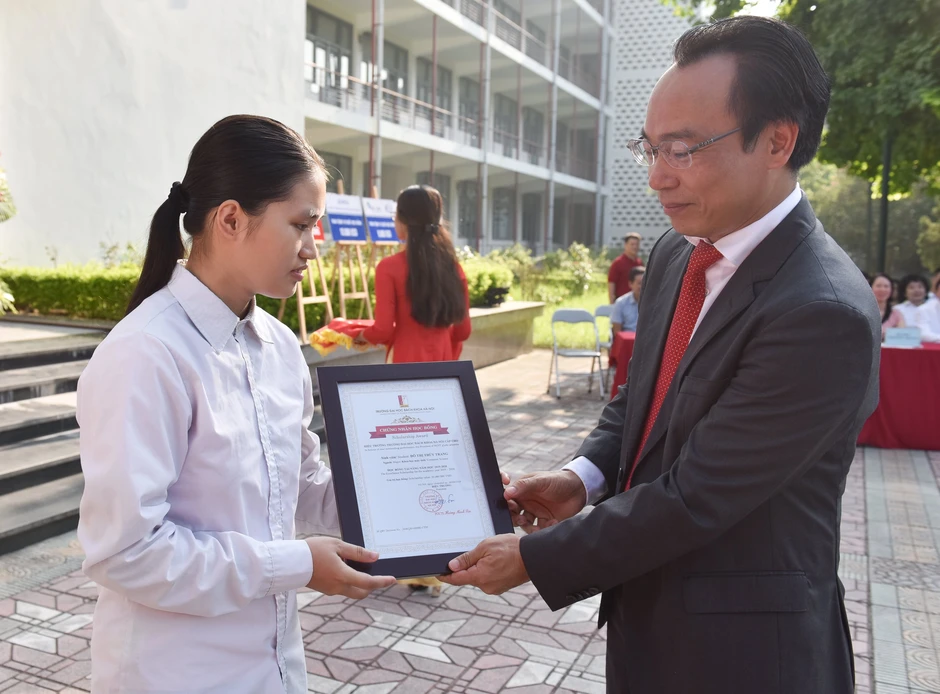 Dấu ấn của quyền Bộ trưởng Bộ GD&ĐT trước khi đảm nhận "ghế nóng" Dấu ấn của quyền Bộ trưởng Bộ GD&ĐT trước khi đảm nhận "ghế nóng"