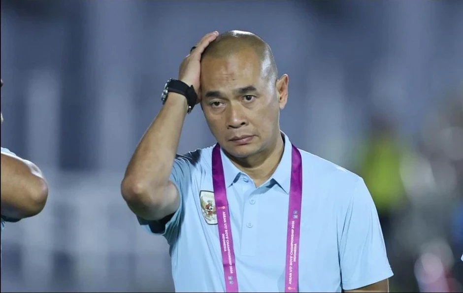 Để U-17 Việt Nam 'thổi bay' khỏi giải, HLV Yulianto bị sa thải? Để U-17 Việt Nam 'thổi bay' khỏi giải, HLV Yulianto bị sa thải?