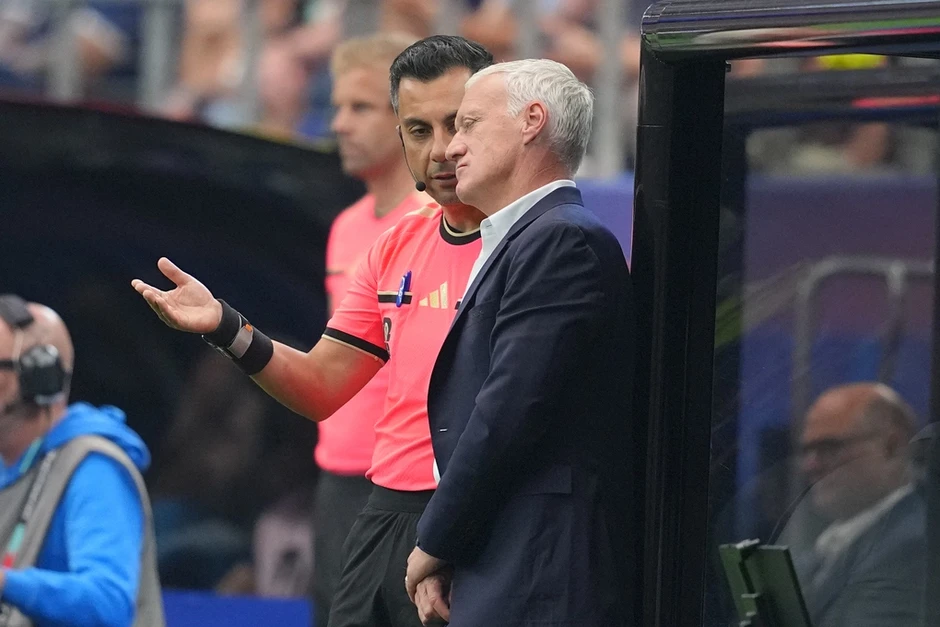 Deschamps trách trọng tài sau khi thua bán kết World Cup 2026 - Báo TinVina Deschamps trách trọng tài sau khi thua bán kết World Cup 2026 - Báo TinVina