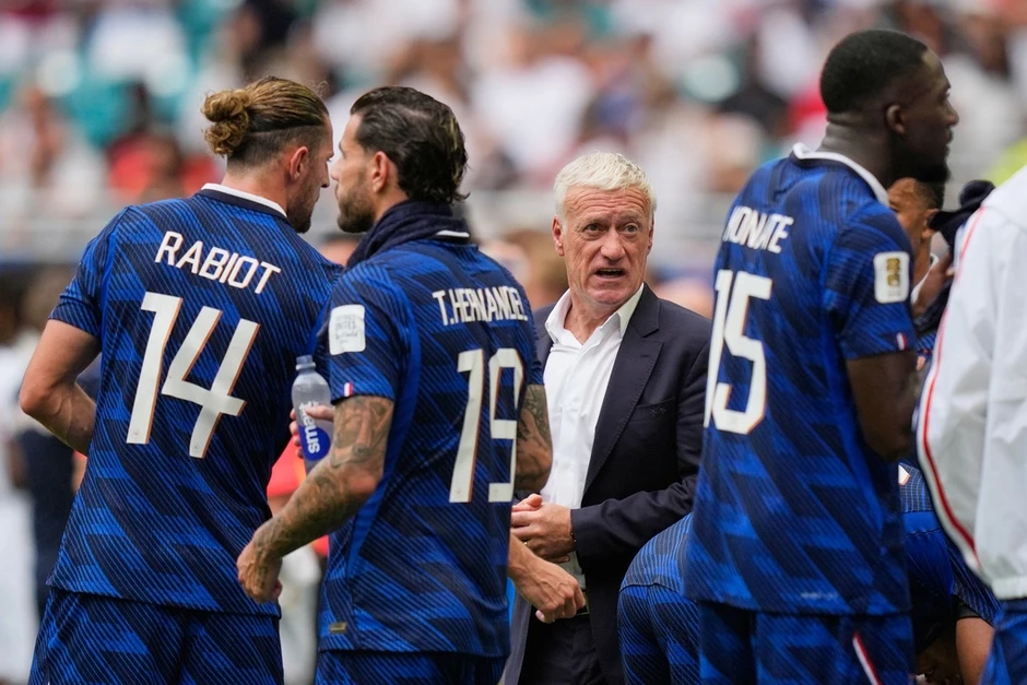Deschamps: 'Trận thua Tây Ban Nha vẫn ám ảnh Pháp' - Báo TinVina Deschamps: 'Trận thua Tây Ban Nha vẫn ám ảnh Pháp' - Báo TinVina