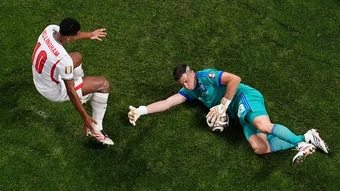 Dibu Martinez nén đau dự chung kết World Cup - Báo TinVina