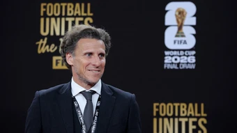 Diego Forlan dẫn dắt đội tuyển Uruguay - Báo TinVina