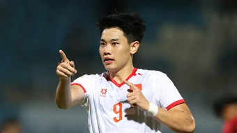 Đình Bắc nhận điểm 10 ở trận ra quân ASEAN Cup 2026 - Báo TinVina