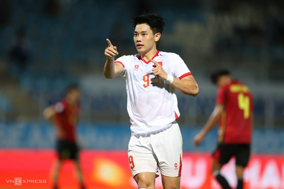 Đình Bắc nhận điểm 10 ở trận ra quân ASEAN Cup 2026 - Báo TinVina Đình Bắc nhận điểm 10 ở trận ra quân ASEAN Cup 2026 - Báo TinVina