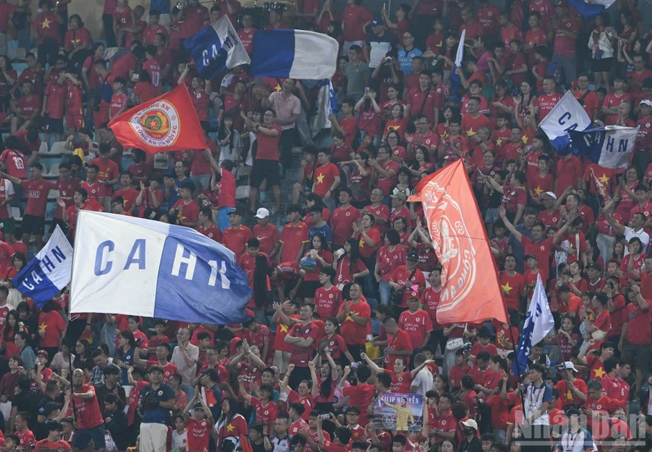 Đình Bắc tiếp tục thăng hoa, Công an Hà Nội tiến sát chức vô địch V-League Đình Bắc tiếp tục thăng hoa, Công an Hà Nội tiến sát chức vô địch V-League
