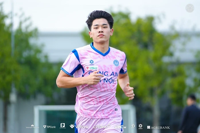 Đình Bắc: “Vua phá lưới” trẻ và bài toán ghi bàn ở V-League Đình Bắc: “Vua phá lưới” trẻ và bài toán ghi bàn ở V-League