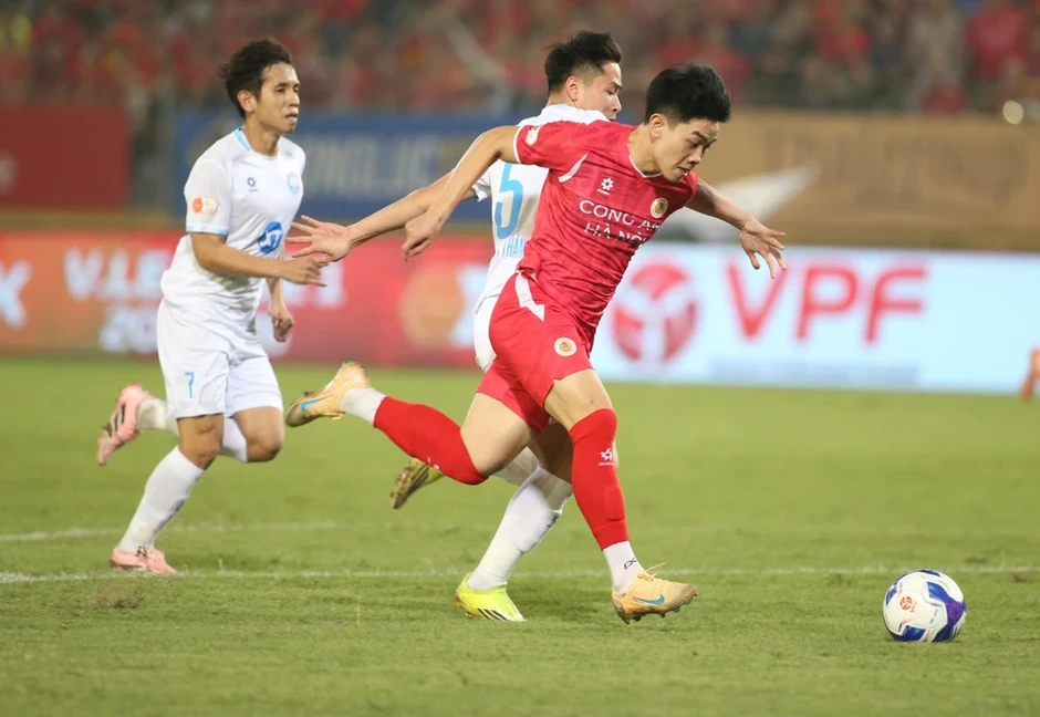Đoạn kết khó lường ở V-League Đoạn kết khó lường ở V-League