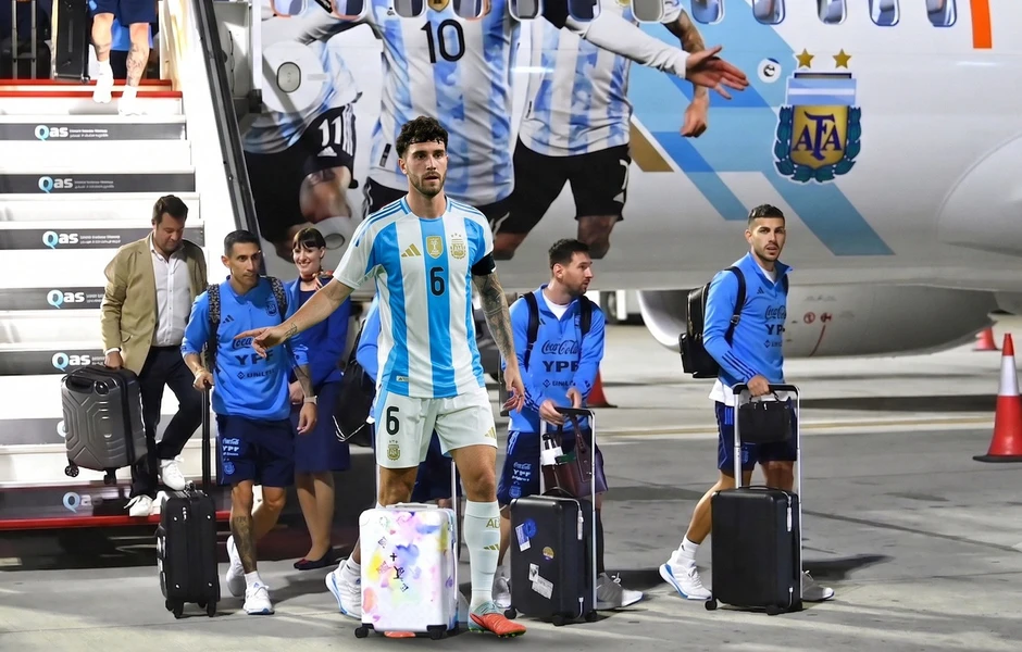 Độc lạ Argentina: Đang nghỉ hè ở Ibiza, bỗng dưng được gọi dự World Cup Độc lạ Argentina: Đang nghỉ hè ở Ibiza, bỗng dưng được gọi dự World Cup