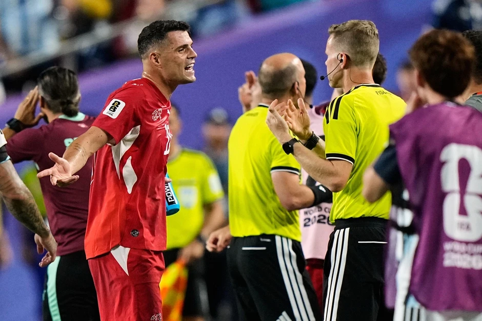 Đội trưởng Thụy Sĩ: 'Trọng tài phá hỏng trận đấu với Argentina' - Báo TinVina Đội trưởng Thụy Sĩ: 'Trọng tài phá hỏng trận đấu với Argentina' - Báo TinVina
