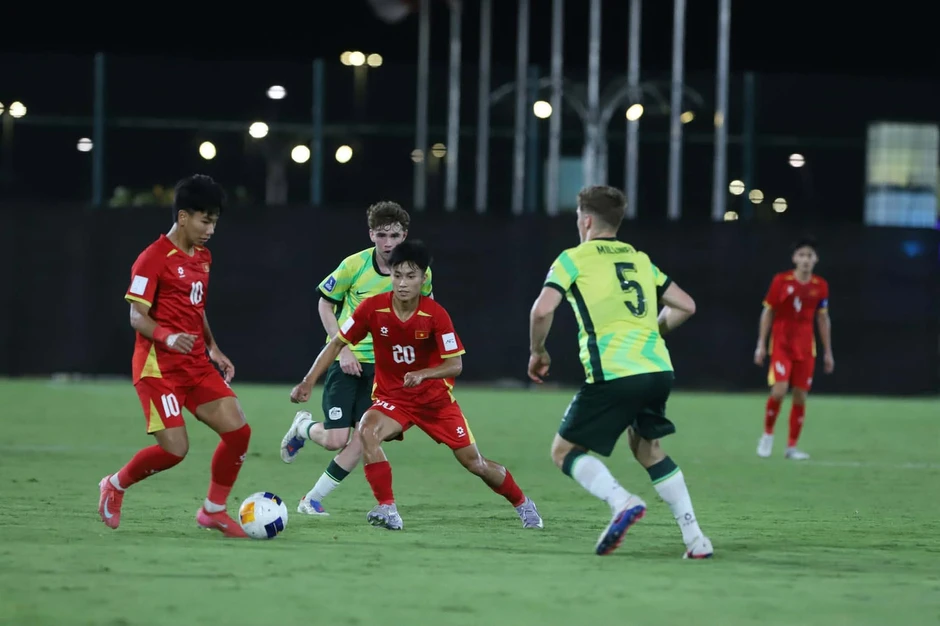 'Đội tuyển U17 Australia đã trừng phạt sai lầm của U17 Việt Nam' 'Đội tuyển U17 Australia đã trừng phạt sai lầm của U17 Việt Nam'